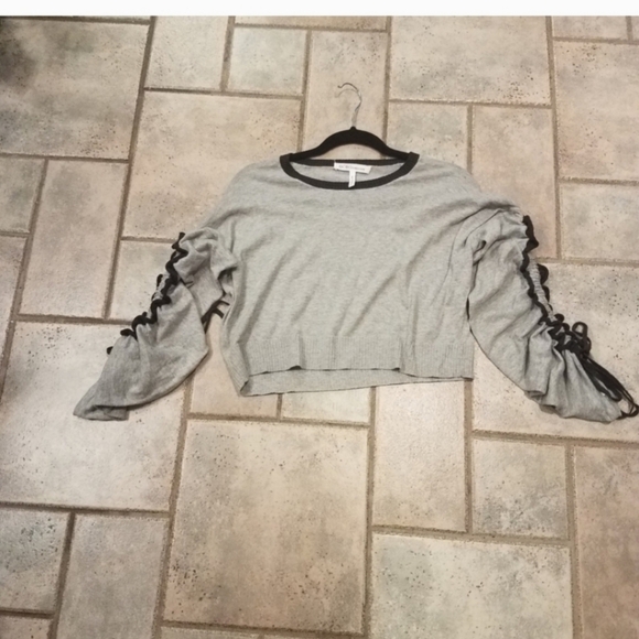 BCBGeneration Grey Cropped Sweater Sz S - Picture 9 of 11